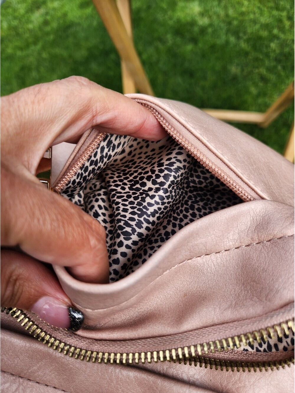 Light Pink Faux Leather Shoulder Bag with Leopard Print Interior - Picture 10 of 11